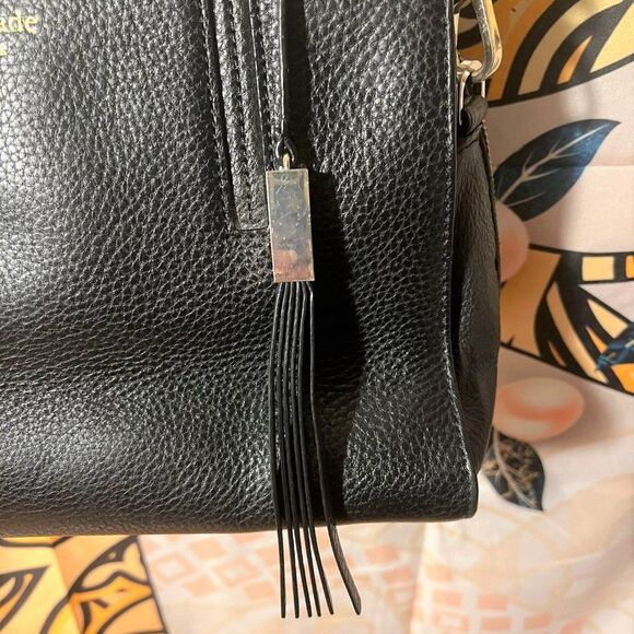 Kate Spade Pebbled Leather Crossbody - GUC - - Picture 2 of 12